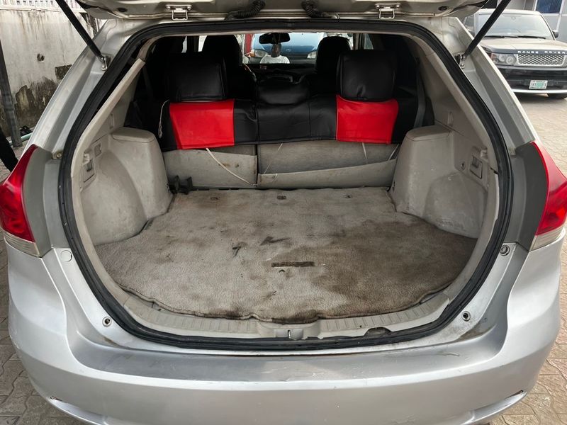 Thumbnail 3 of 2012 Toyota Venza Base